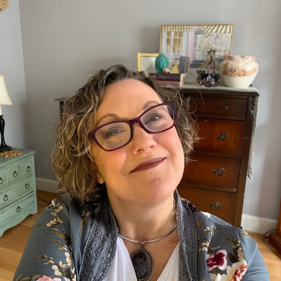 Meet your Posher, Penny - Picture 1 of 3